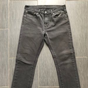 Levi’s Strauss & Co. : 513 Slim/ Straight Jeans